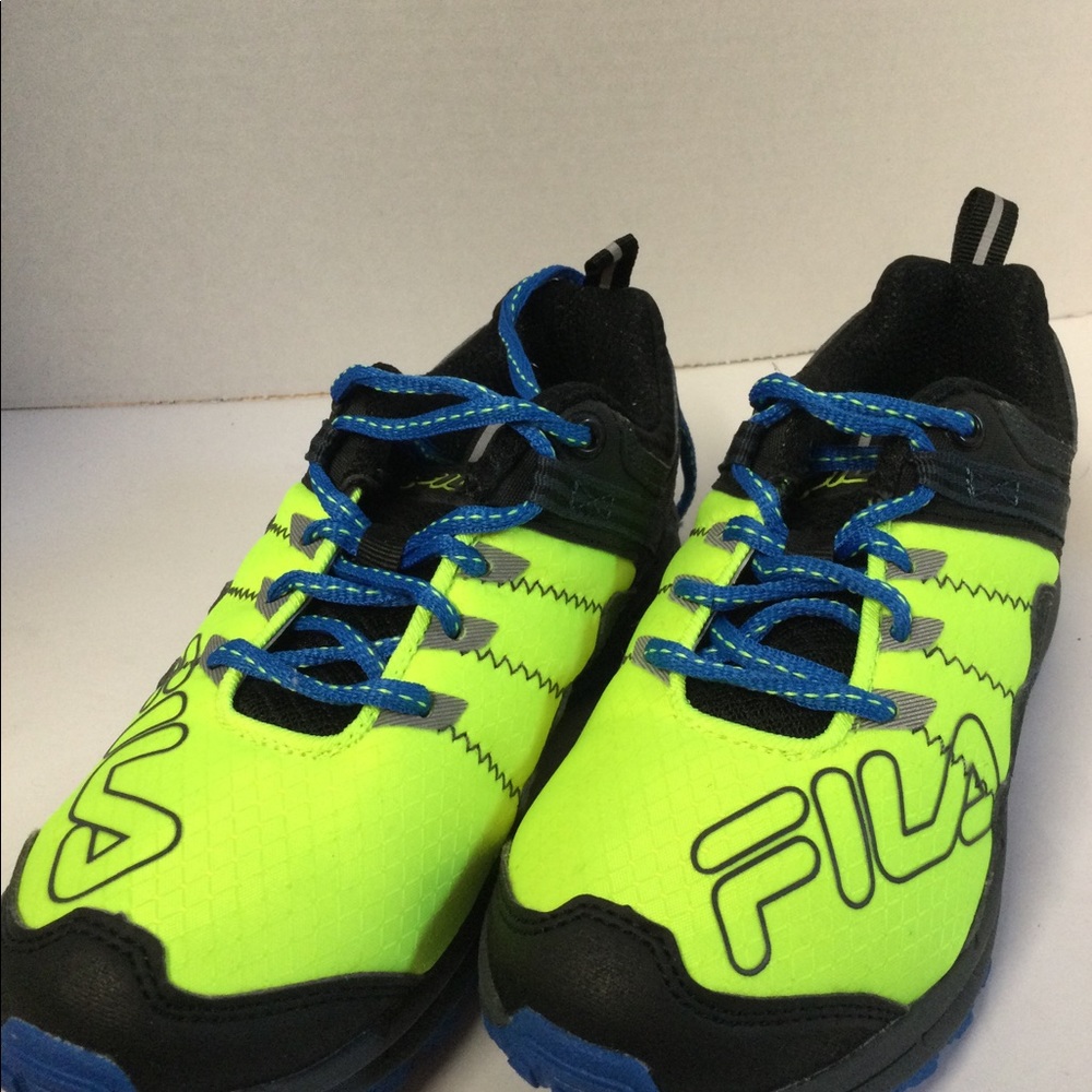 **SOLD **FILA athletic shoes NWOT